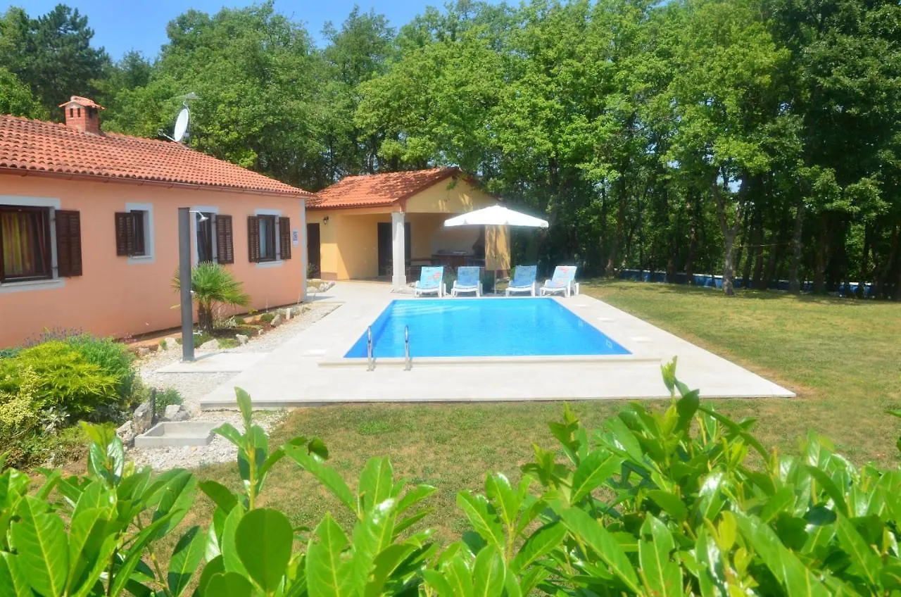 Villa Fragola - Holiday House With Large Garden Tinjan Croatia