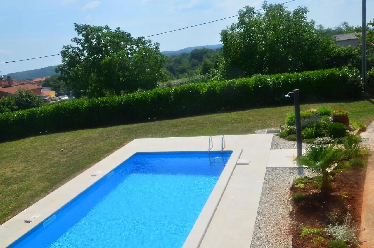 Villa Fragola - Holiday House With Large Garden Tinjan