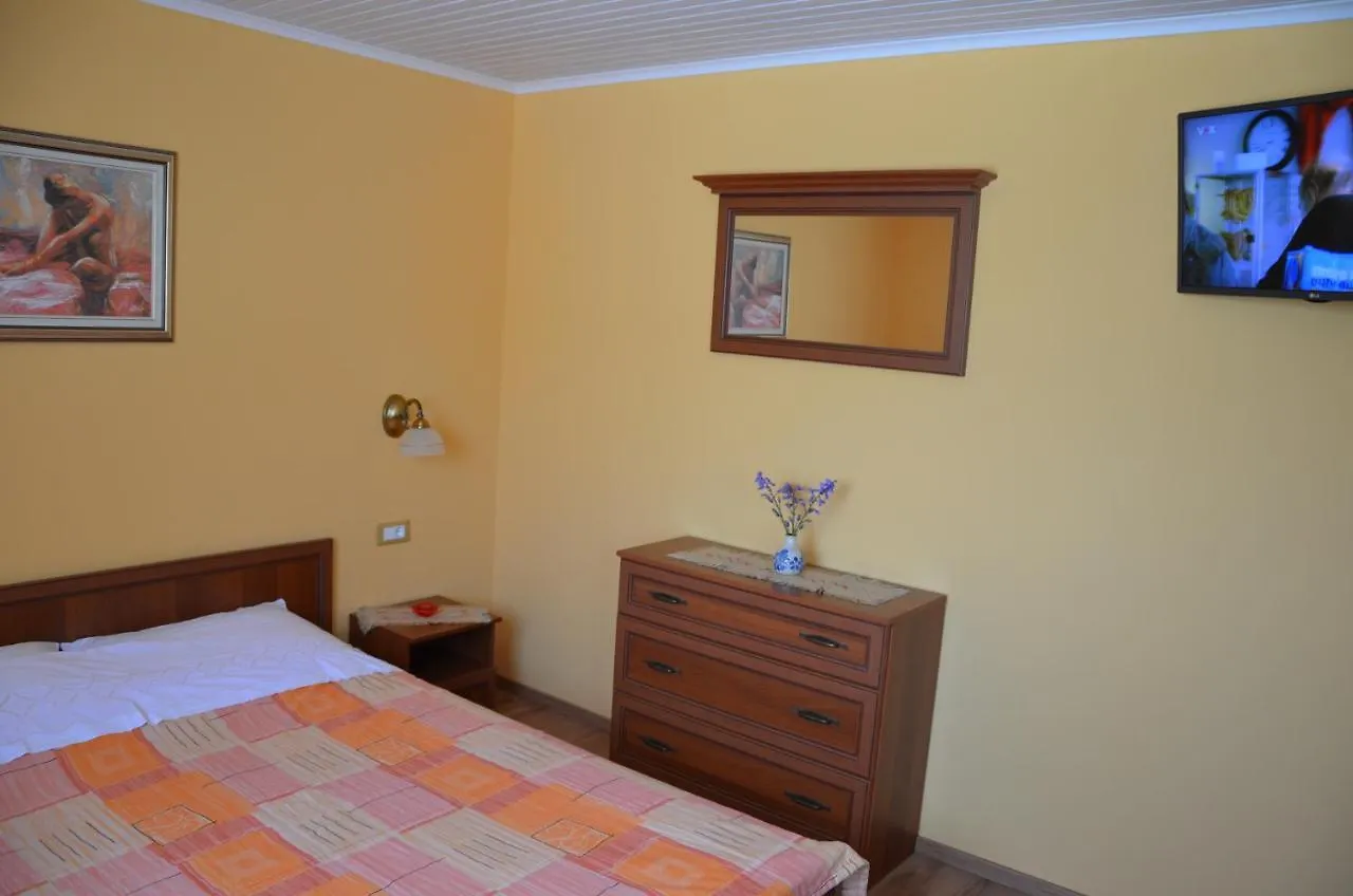 Villa Fragola - Holiday House With Large Garden Tinjan
