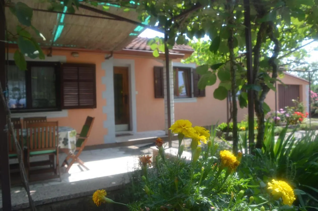 Villa Fragola - Holiday House With Large Garden Tinjan