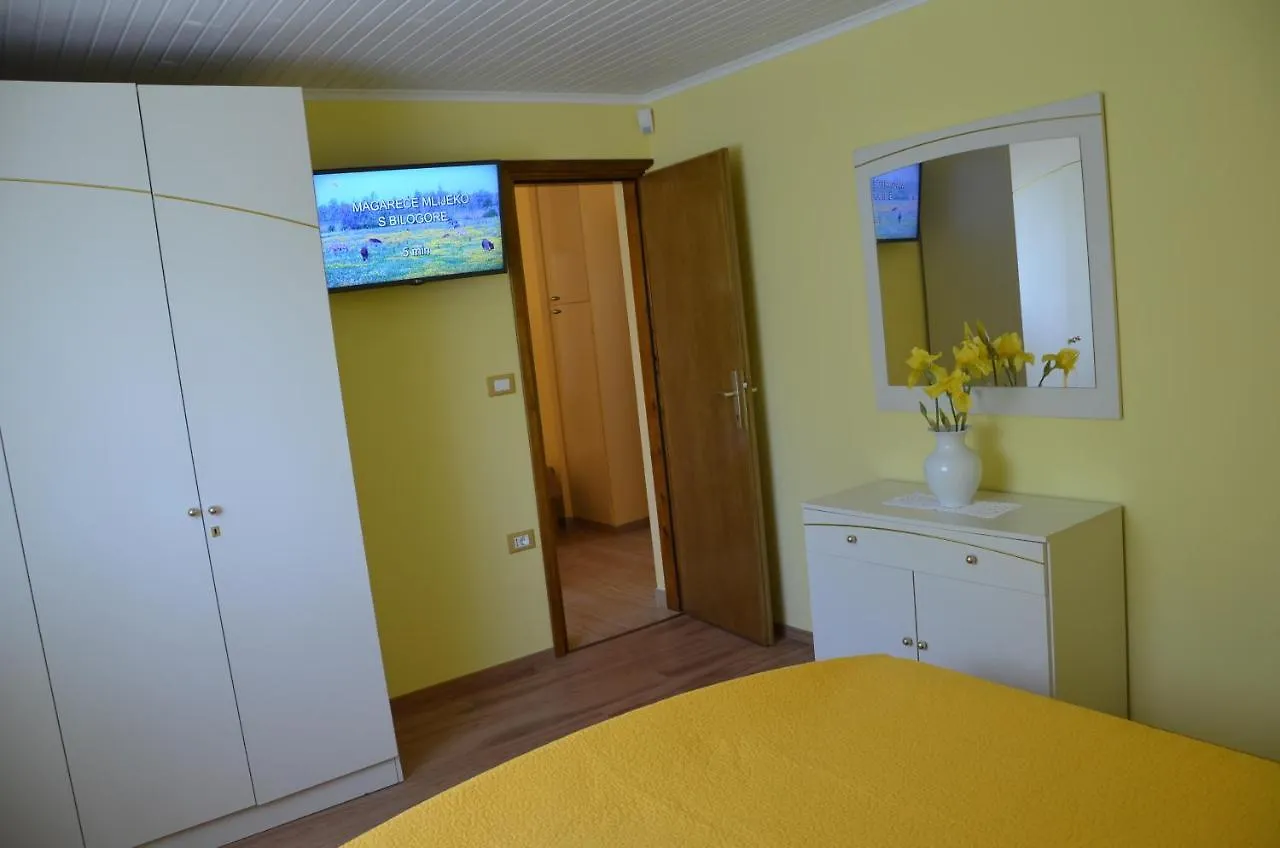 Villa Fragola - Holiday House With Large Garden Tinjan