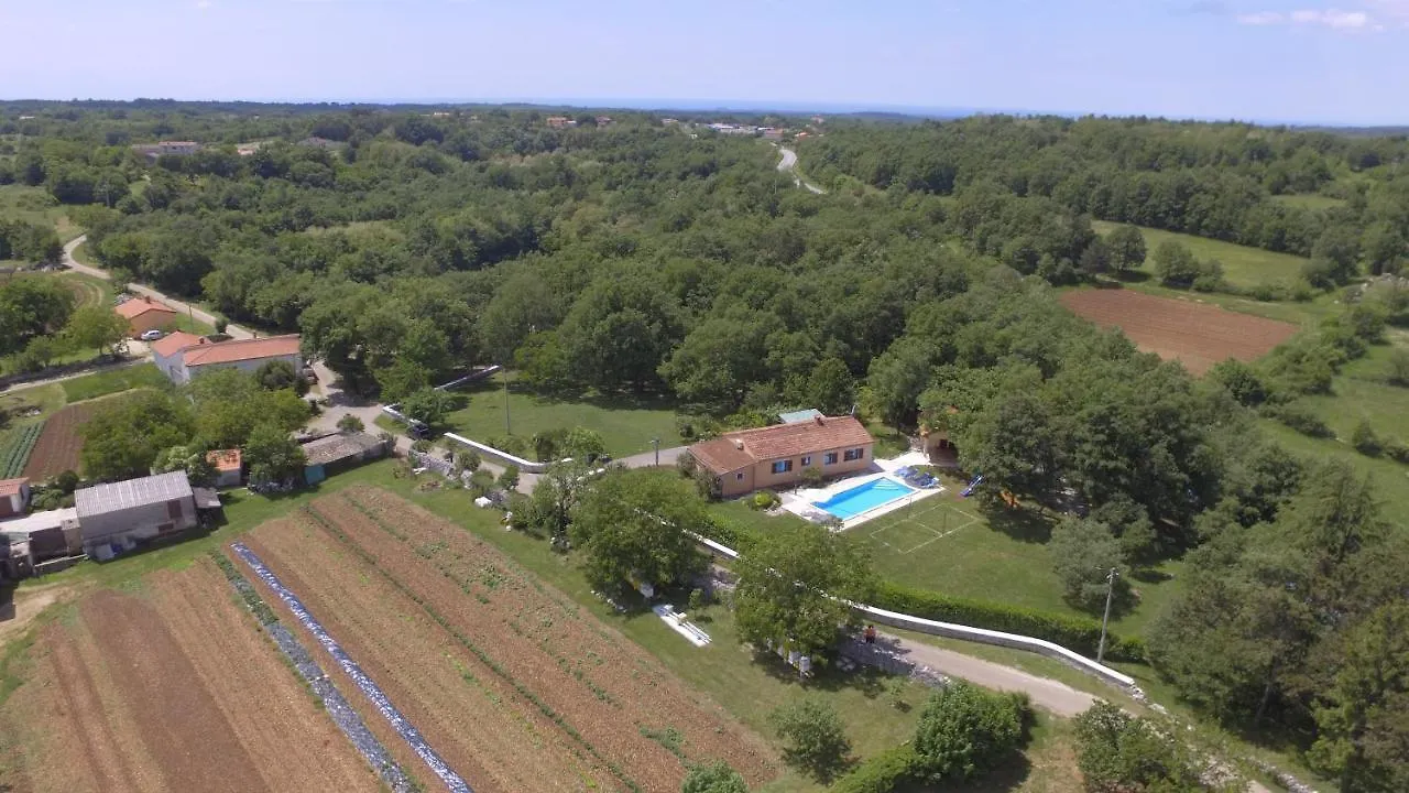 Villa Fragola - Holiday House With Large Garden Tinjan